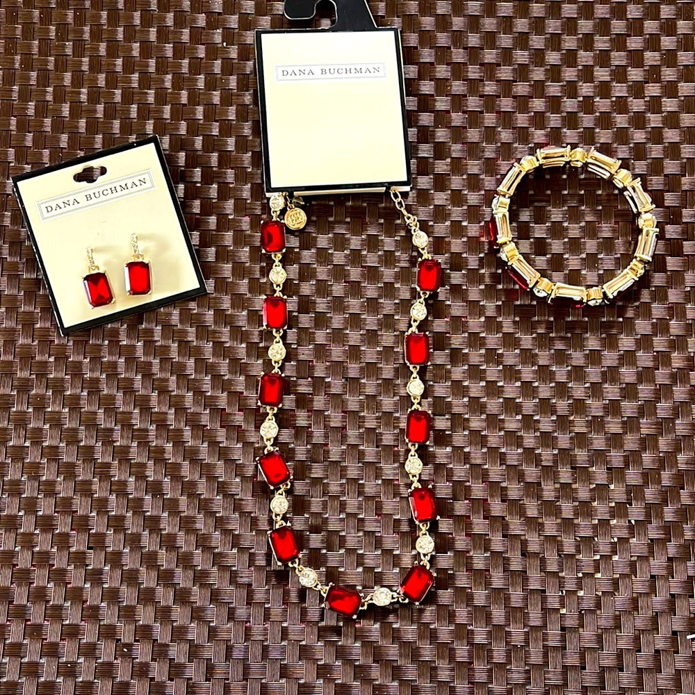 Beautiful Dana Buchman set